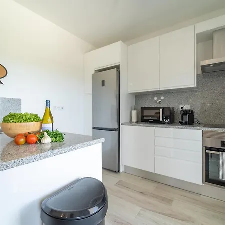 A Tarambola - Walking Distance To Monte Clerigo And Amoreira Beaches * אלג'זור