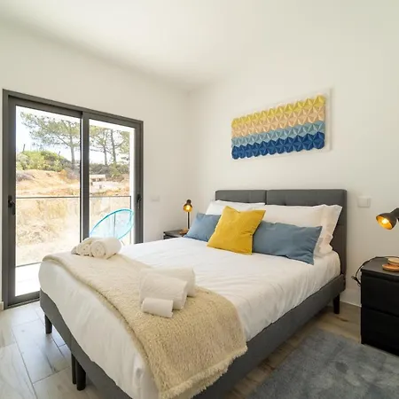 דירה A Tarambola - Walking Distance To Monte Clerigo And Amoreira Beaches אלג'זור