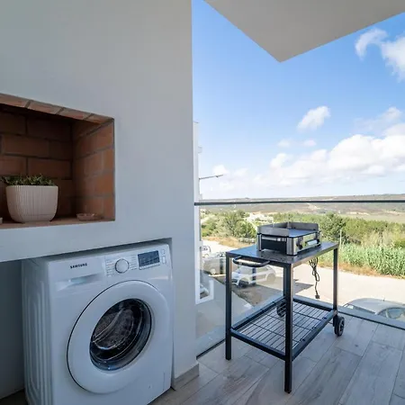 A Tarambola - Walking Distance To Monte Clerigo And Amoreira Beaches *