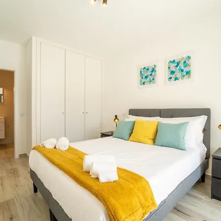 A Tarambola - Walking Distance To Monte Clerigo And Amoreira Beaches *