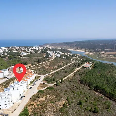 A Tarambola - Walking Distance To Monte Clerigo And Amoreira Beaches Apartamento
