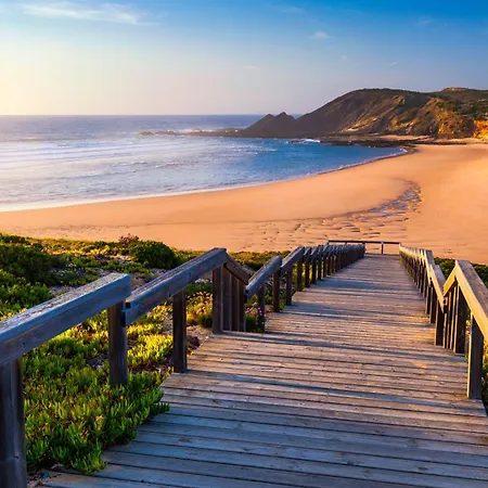 A Tarambola - Walking Distance To Monte Clerigo And Amoreira Beaches Apartamento Aljezur